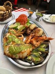 Calamares y marisco