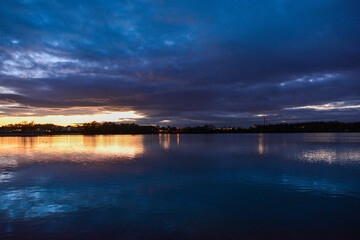 Abenddämmerung am Kahler See in Kahl am Main