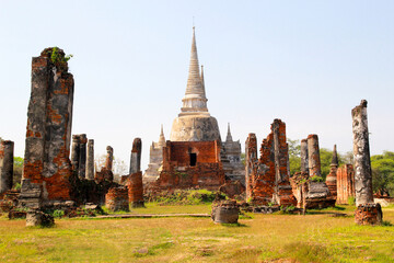 Obraz premium UNESCO world heritage. Ancient archaeological site at Ayutthaya Historical Park, Archaeological sites of Thailand in Ayutthaya, ancient and beautiful. Ayutthaya Province, Thailand.