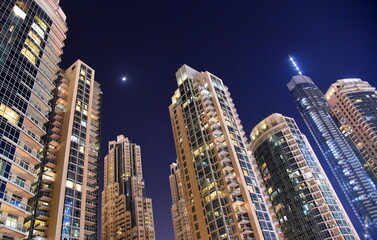 Fototapeta na wymiar Skyline von Dubai bei Nacht
