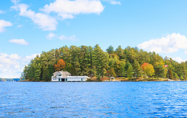 Fototapeta premium landscape with lake and trees in autumn