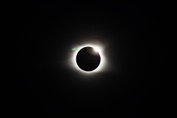 Total solar eclipse right before totality 