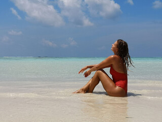 Fototapeta na wymiar In Paradise on a sandbank in the maldives