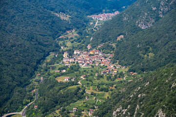 Fototapeta na wymiar An Italian little village hidden in a forest valley