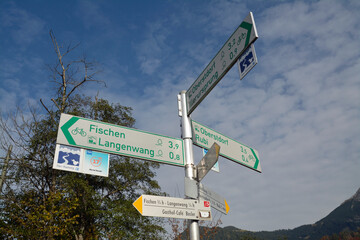 wanderwegweiser bei rubi im allgäu