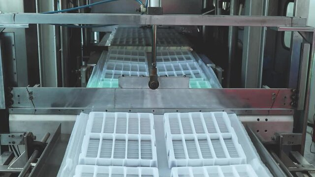 plastic packaging production from Vacuum thermoforming machine, polyethylene plastic