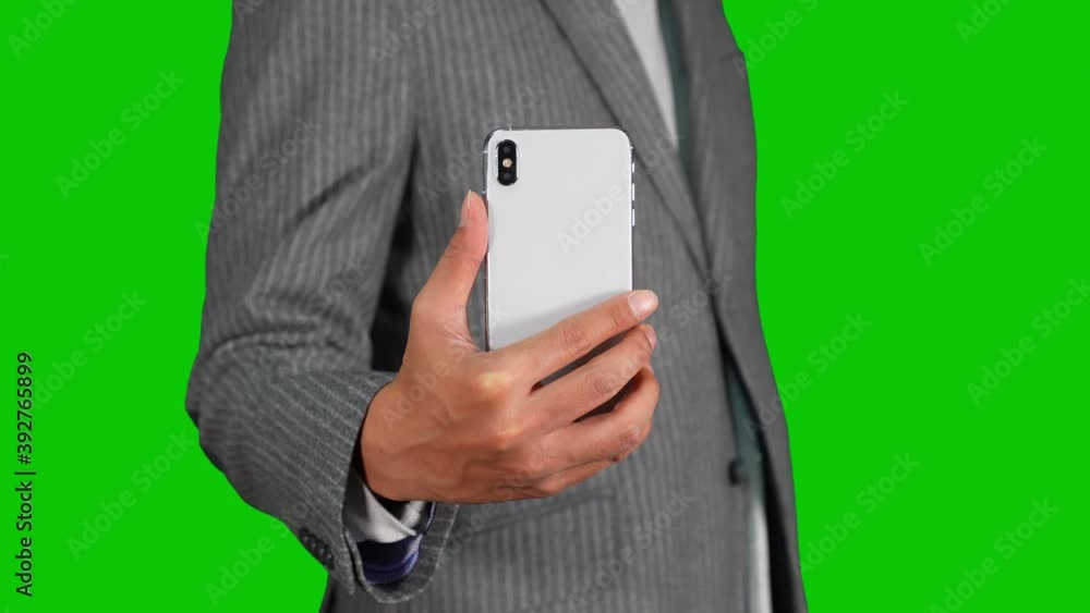 Poster スマホを構える男性　クロマキー合成用グリーンバック　スローモーション