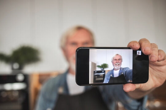 Elderly chef writes video message to his blog