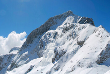Fototapeta na wymiar Alpspitz Bergmassiv im Winter, Garmisch-Partenkirchen, Bayern, Deutschland, Europa