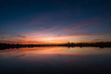 Obraz na płótnie Canvas Sunset at the lake landscape