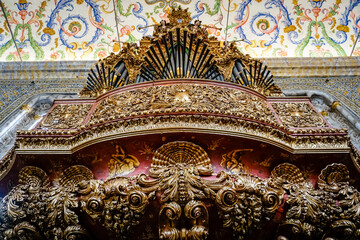 Fototapeta na wymiar Organ of a church in the city of Coimbra in Portugal