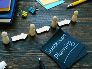 Succession planning sign and figurines with arrows. - obrazy, fototapety, plakaty