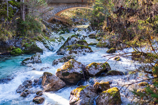 Wildbach Ramsauer Ache ist der Ablu&szlig; des Hintersee bei Ramsau im Nationonalpark Berchtesgadener Land