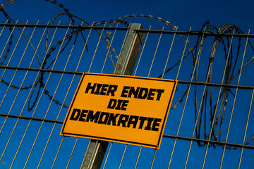 Hier endet die Demokratie