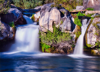 Wasserfallkaskaden Le Gurne dell'Alcantara in Sizilien