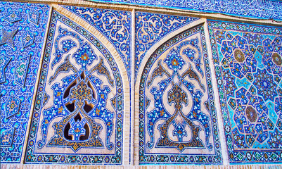 Bright blue walls of Jameh Mosque, Isfahan, Iran