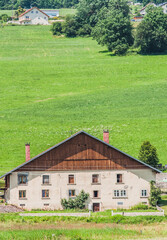 Obraz premium Francomtoise farm in the Doubs valley