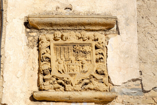 escudo de los Allue, casa Cabalero, Asín de Broto ,municipio de Broto, Sobrarbe,Huesca, Aragón, cordillera de los Pirineos, Spain