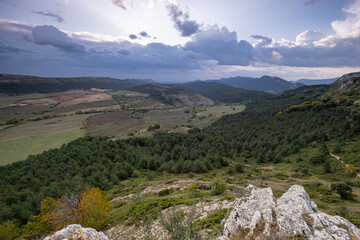 Fototapeta na wymiar Parque Natural de Valderejo , municipio de Valdegovía, Alava, País Vasco, Spain