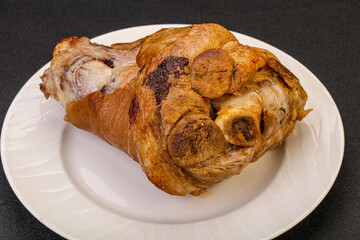 Baked pork knuckle with spices