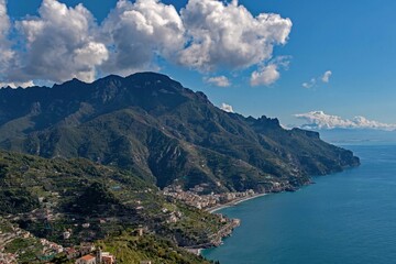 Fototapeta na wymiar Die Amalfiküste bei Ravello in Kampanien, Italien 