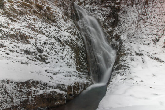 The flow during the winter. - Powered by Adobe
