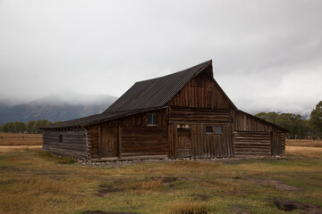 Fototapeta na wymiar Wooden Barn in the Tetons