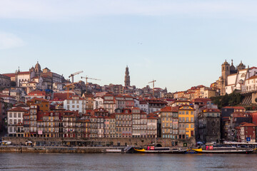 Fototapeta na wymiar View of Porto city from the river