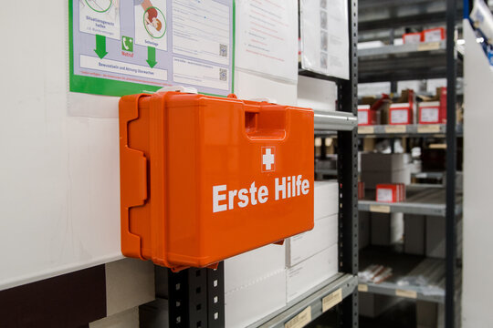 Erste Hilfe Kasten in einem Unternehmen