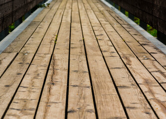 DETTAGLIO DI UN PONTE DI LEGNO 