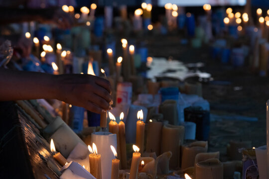 Capela das velas, momento de ora&ccedil;&atilde;o em santu&aacute;rio