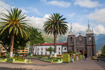 Fototapeta na wymiar Banos town colonial architecture in Latin America 