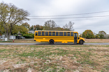 yellow school bus