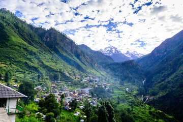 Fototapeta na wymiar View of Tosh village in the foothills of Parvati valley, Himachal Pradesh, India 