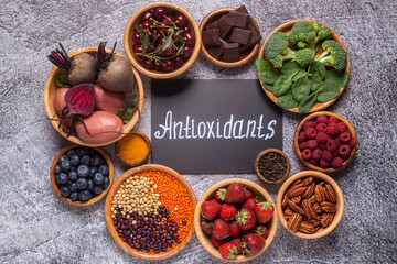 Healthy foods high in antioxidants.