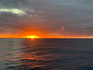 Obraz premium sunset over the sea