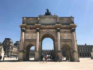 Obraz premium Arc de Triomphe du Carrousel, a triumphal arch in Place du Carrousel, in Paris, France