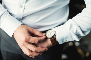 men's watches on the arm