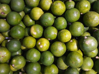 Green-Lemons in the market for the background