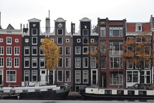 Canal Houses in Amsterdam © Monica