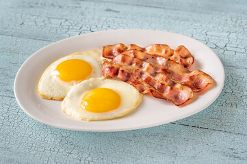 Fried eggs with bacon