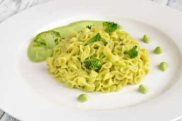 Pasta with broccoli