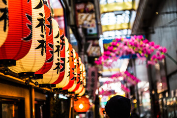 Lanterns lining Tsutenkaku Tower in Osaka_01