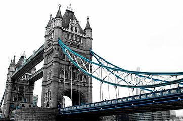 Fototapeta na wymiar Tower bridge in black and white - London