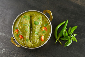 Green chicken curry, Thai chicken curry, Chicken Hariyali Tikka, Chicken Hara Masala , chicken hariyali Indian style. palak spinach Chicken Murg Saagwala served in with coriander leaf,.Hyderabad India