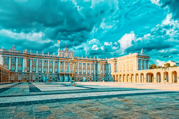 Naklejka premium Royal Palace in Madrid (Palacio Real de Madrid) and Armory Squar