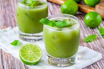 Green matcha detox drink