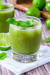 Green matcha detox drink