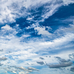 Fototapeta premium Highly detailed blue cloudy sky background