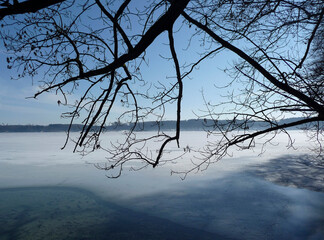 Fototapeta na wymiar Winter impressions at Pilsensee lake, Bavaria, Germany.